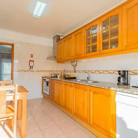 Best Houses 10: Centrally Located Style Apt Peniche